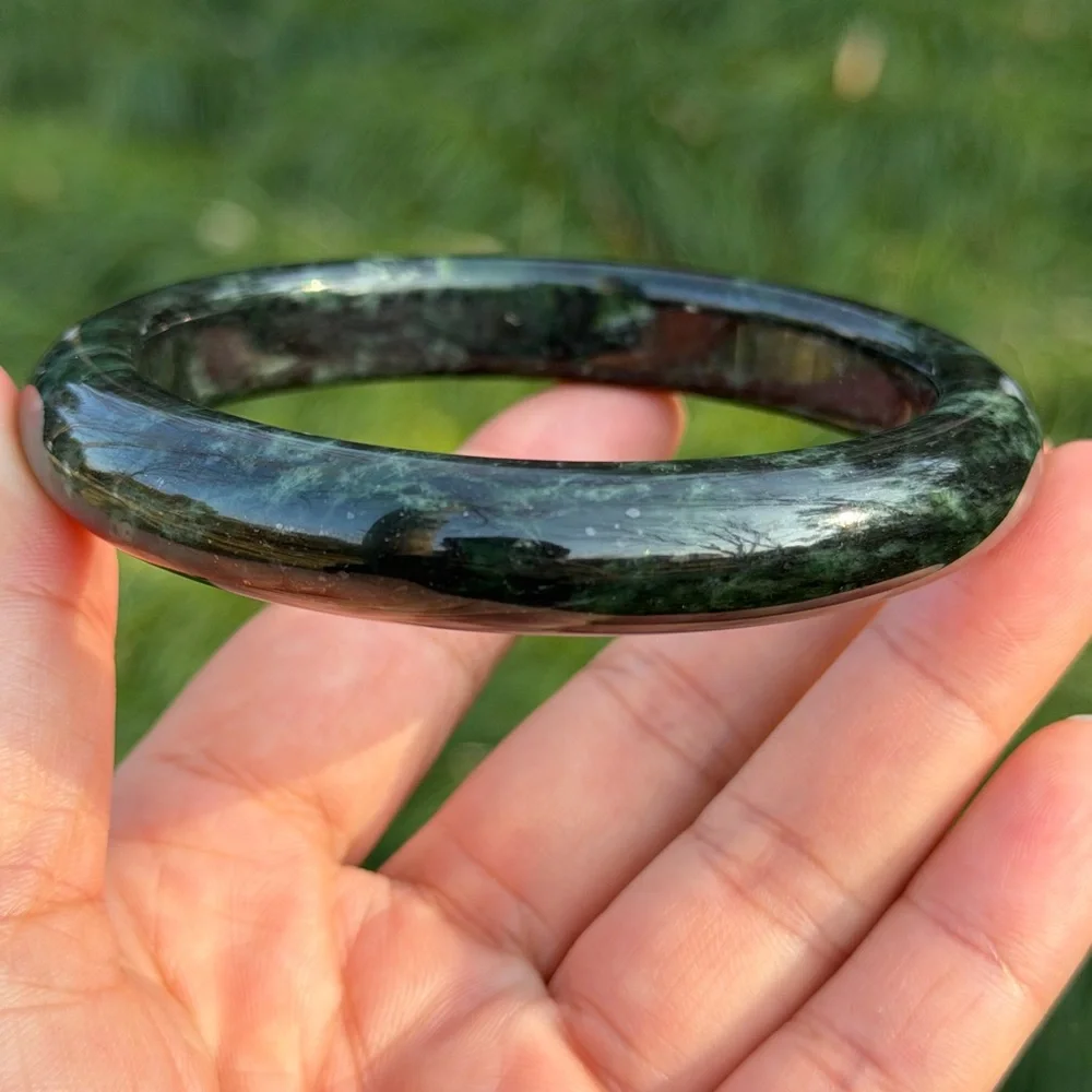 67mm inner‎ diameter dark green Xiuyu jade bangle 1214
